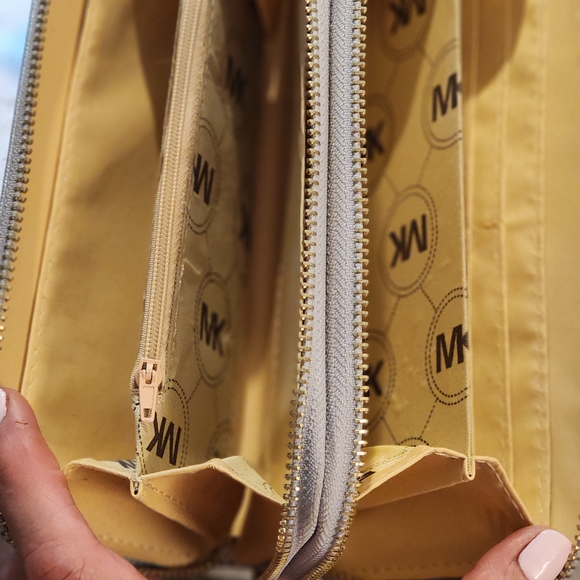 MICHAEL KORS SILVER Women's Wallet Double Zipper - Picture 4 of 5